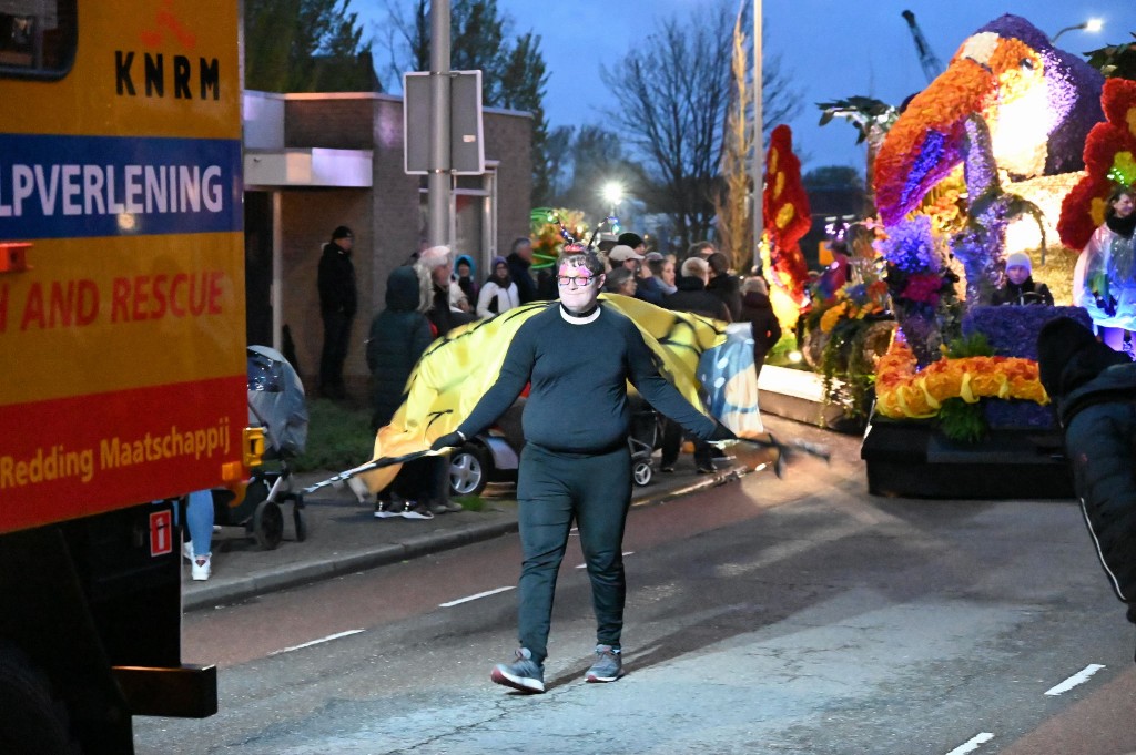 ../Images/Verlicht bloemencorso 2024 017.jpg